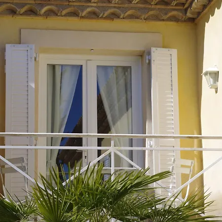 Pour La Detente Au Mas La Magdelaine 3*